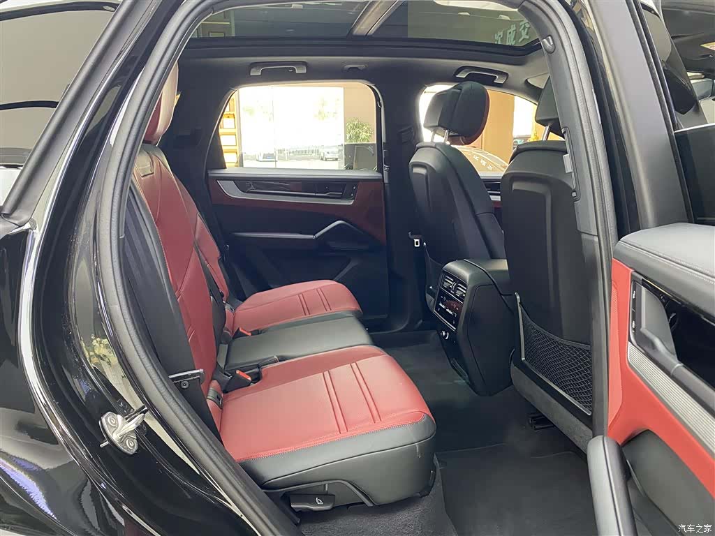 Porsche Cayenne, 2025 14