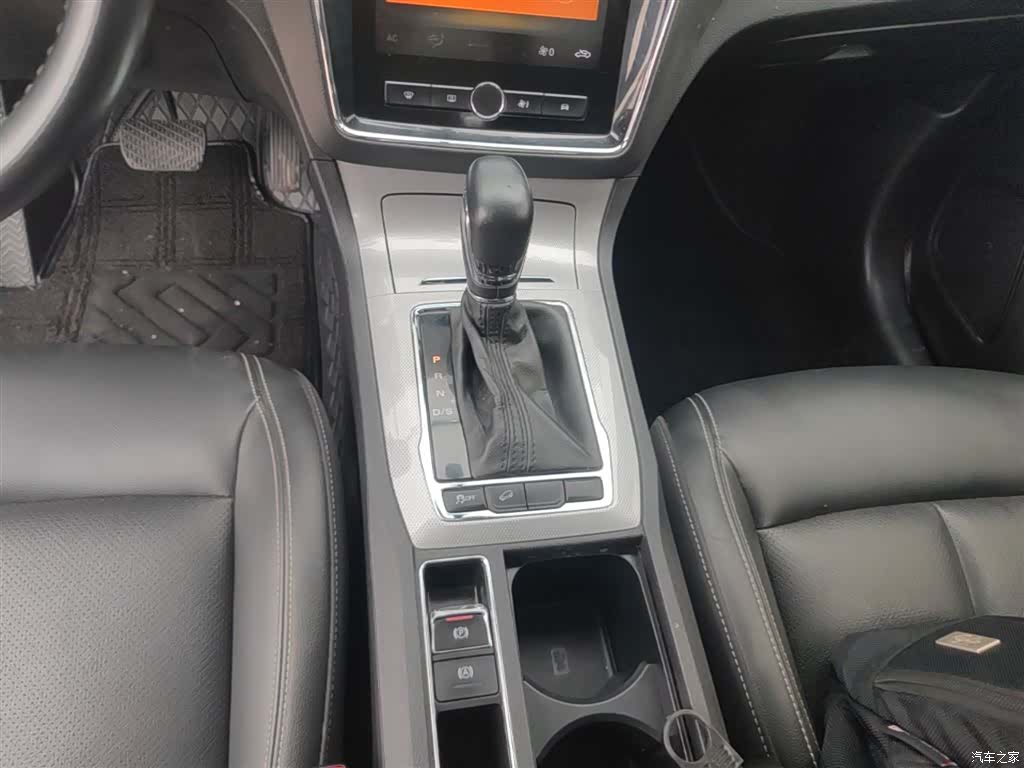Roewe RX5, 2019 14
