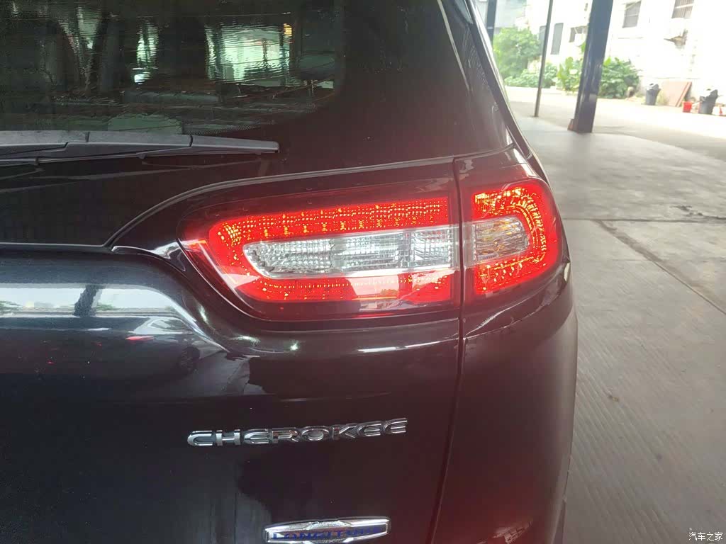 Jeep Cherokee, 2016 8