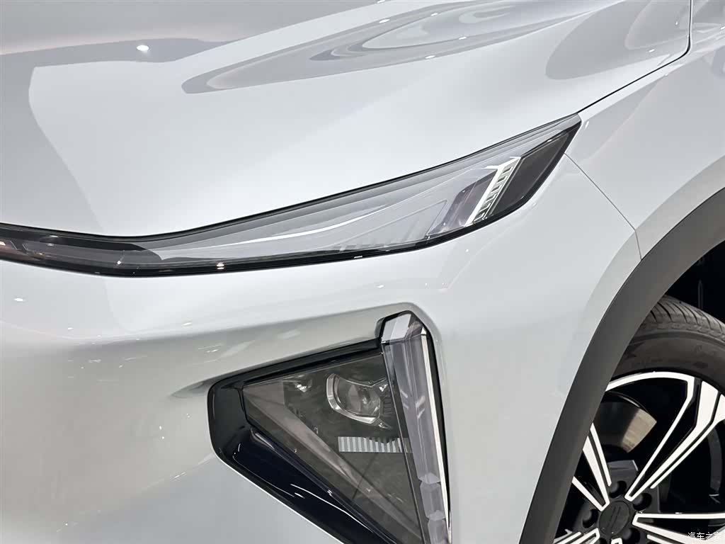 Geely Galaxy L7, 2025 8