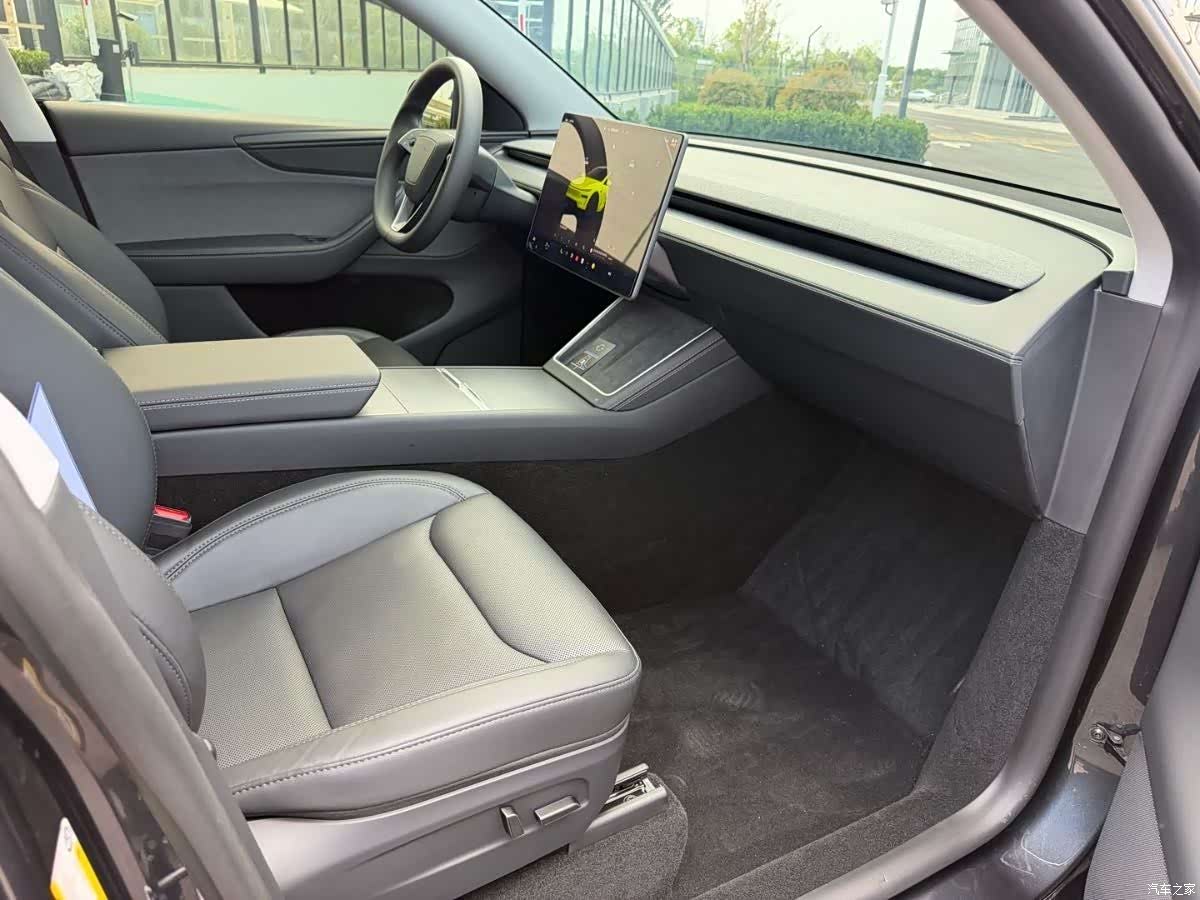 Tesla Model Y, 2025 12