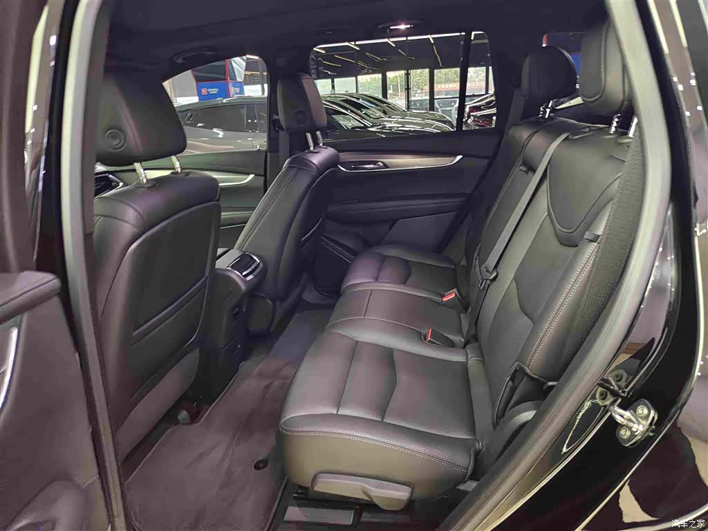 Cadillac XT6, 2023 11