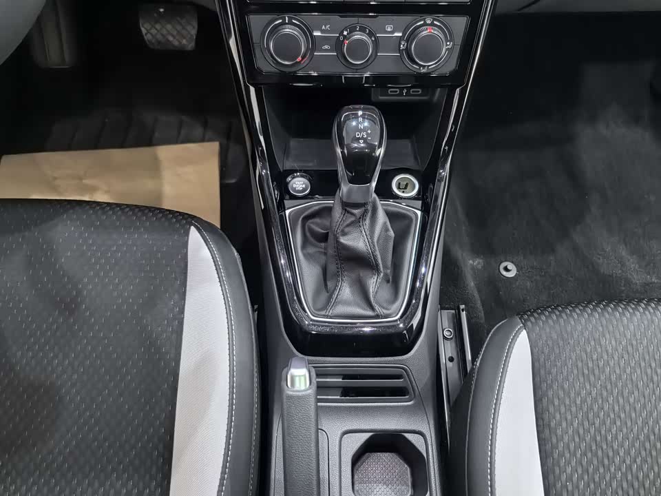 Volkswagen Exploring the shadow