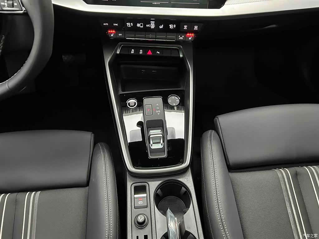 Audi A3, 2023 все фото