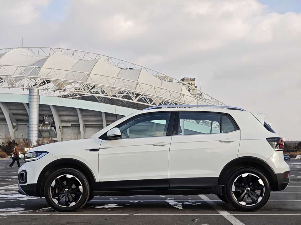 Volkswagen Exploring the shadow