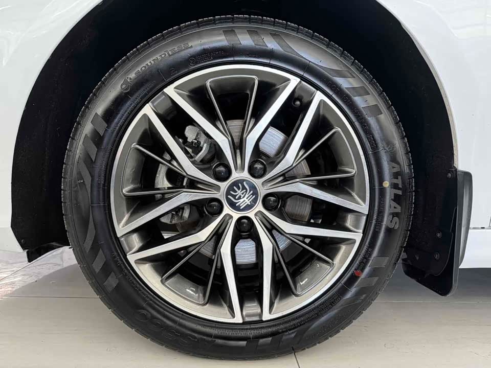 BYD Qin Yuan BYD Qin Yuan