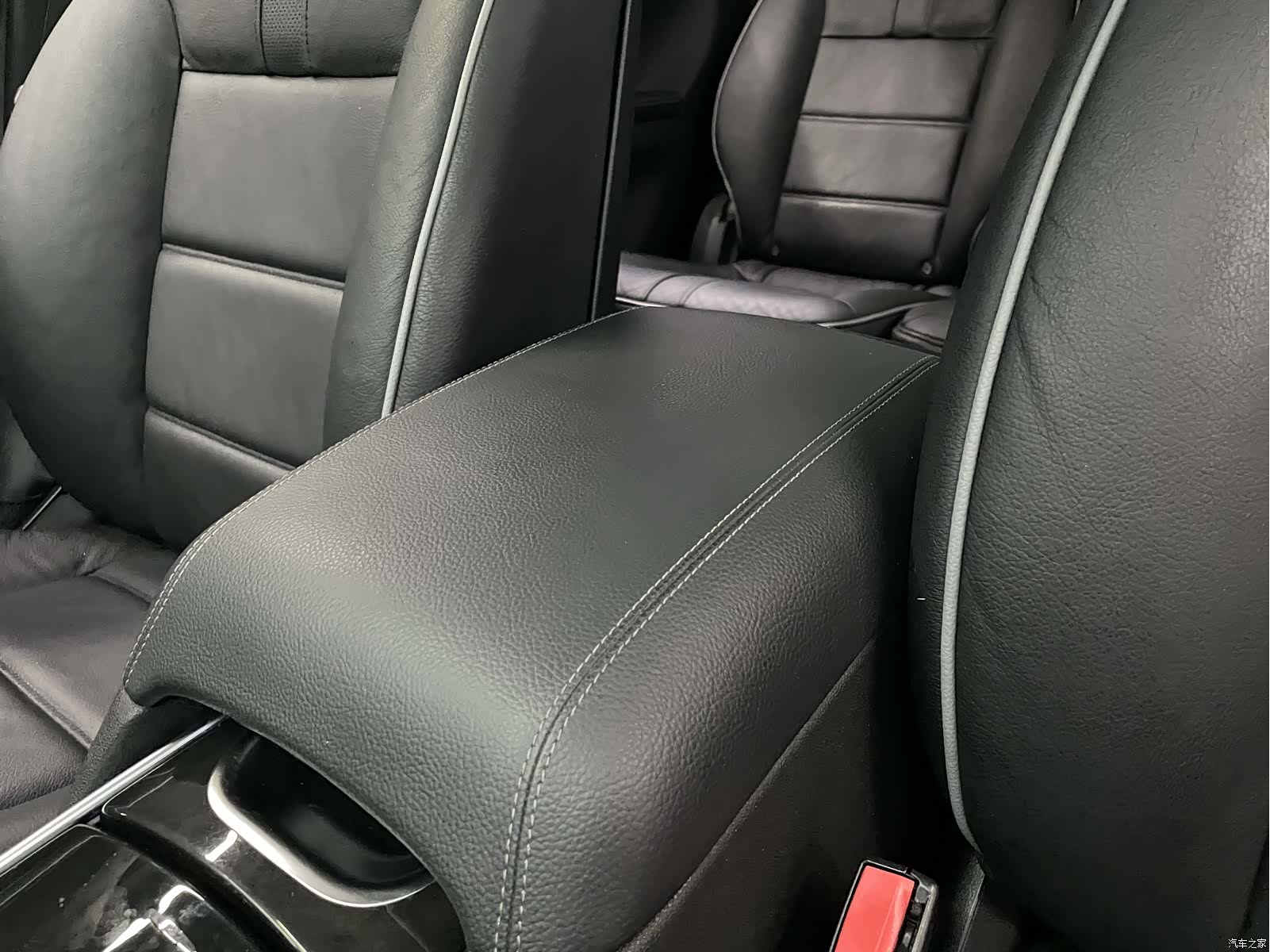 Mercedes-Benz R-Class, 2017 28