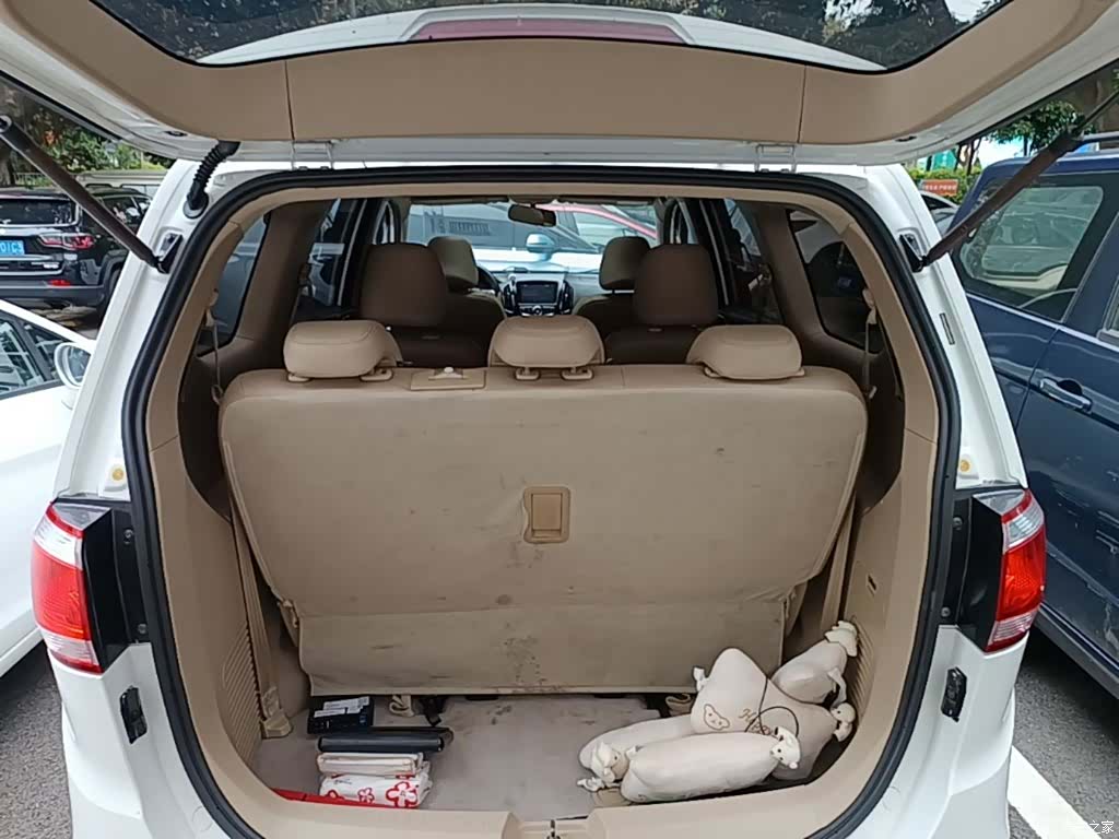 Wuling 730, 2015 19
