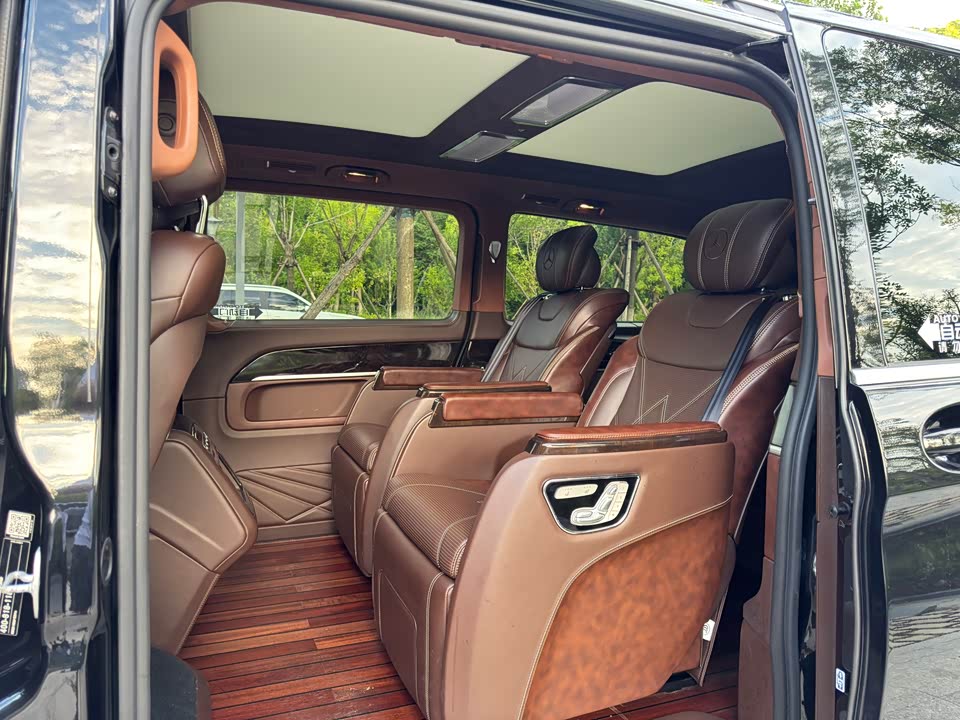 Mercedes-Benz V-class