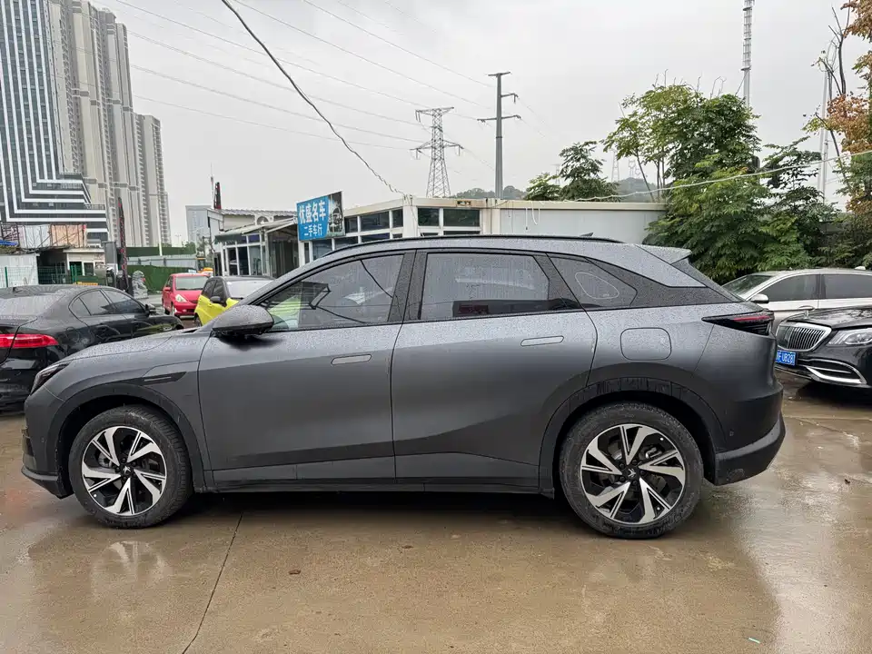 ARCFOX Polar Fox Alpha T5