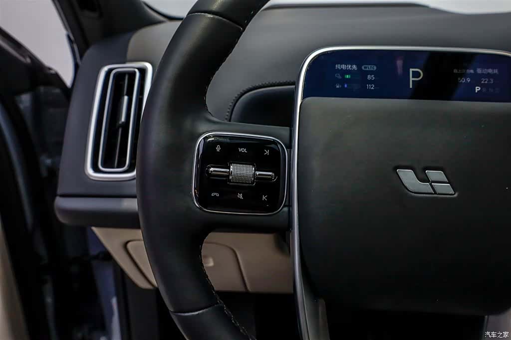 Li Auto L8, 2025 28