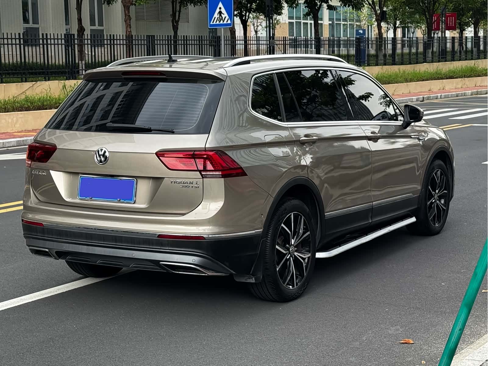 Volkswagen Tiguan L, 2017 19
