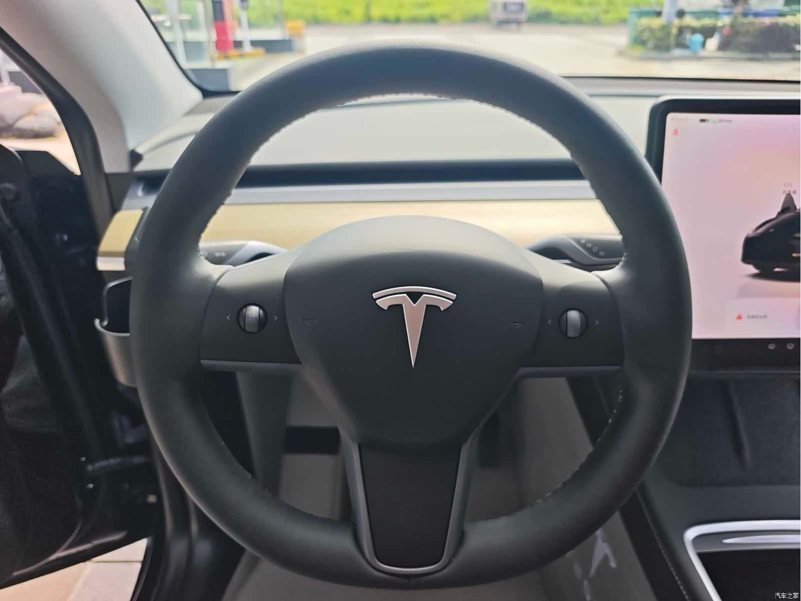 Tesla Model Y, 2023 12