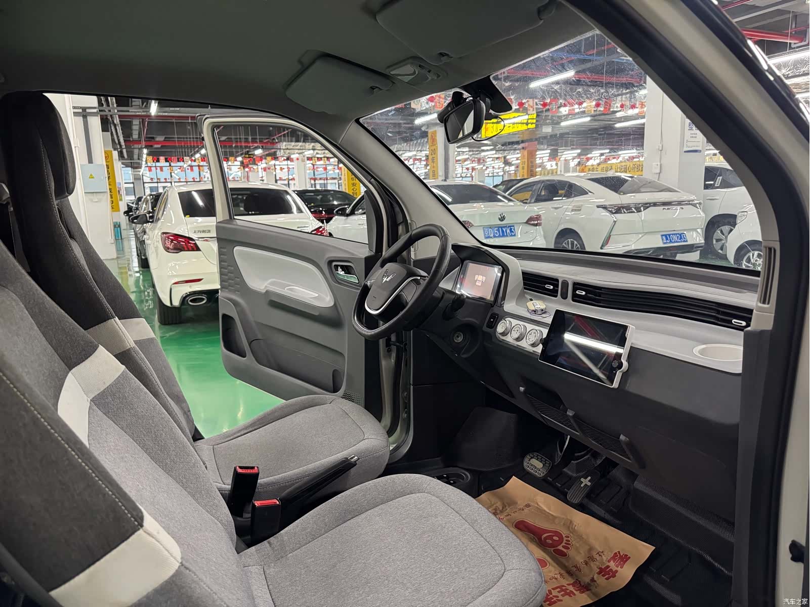 Wuling MINIEV, 2023 все фото