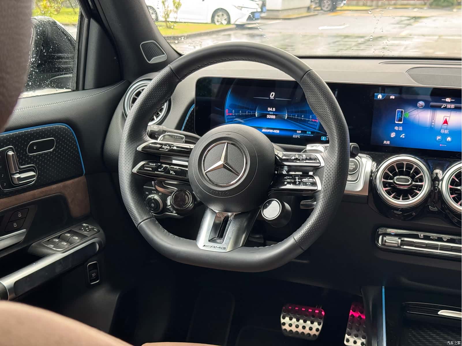 Mercedes-Benz GLB, 2025 10
