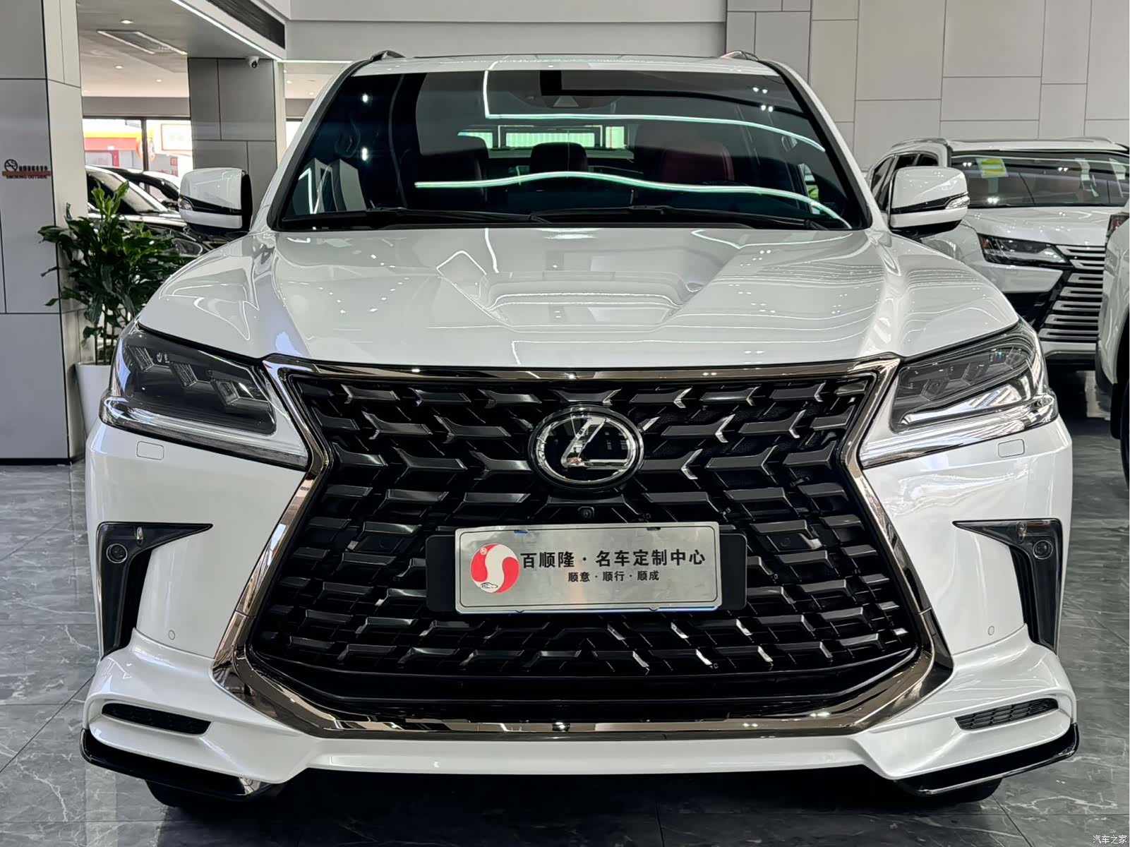 Lexus LX, 2023 2