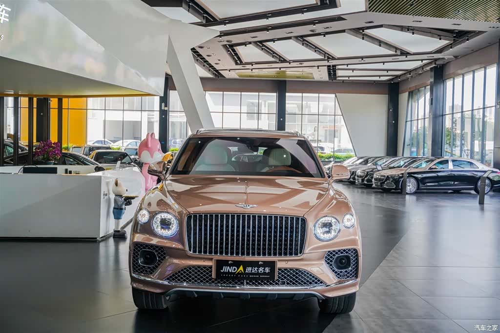 Bentley Bentayga, 2023 8