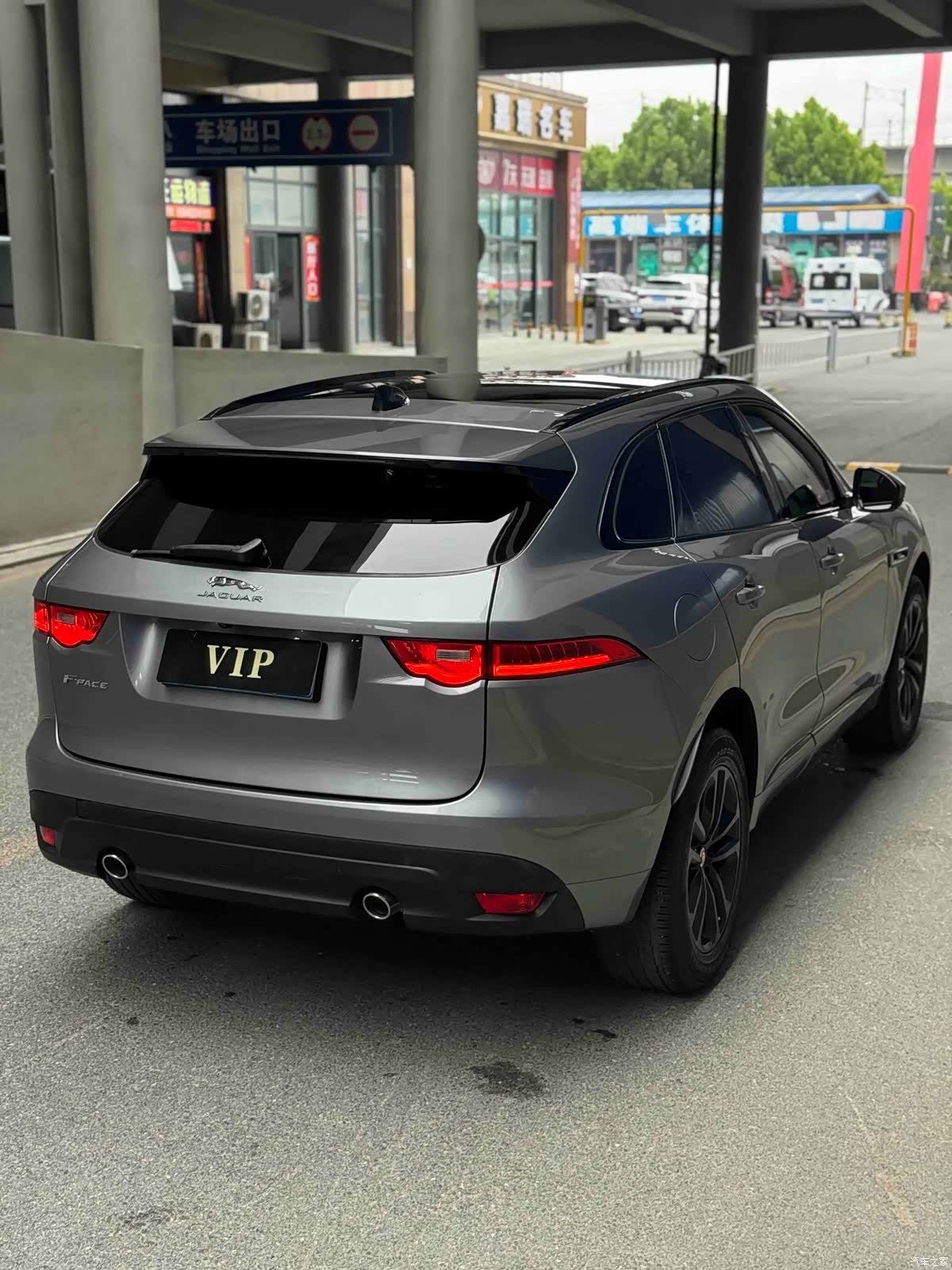 Jaguar F-PACE, 2019 все фото