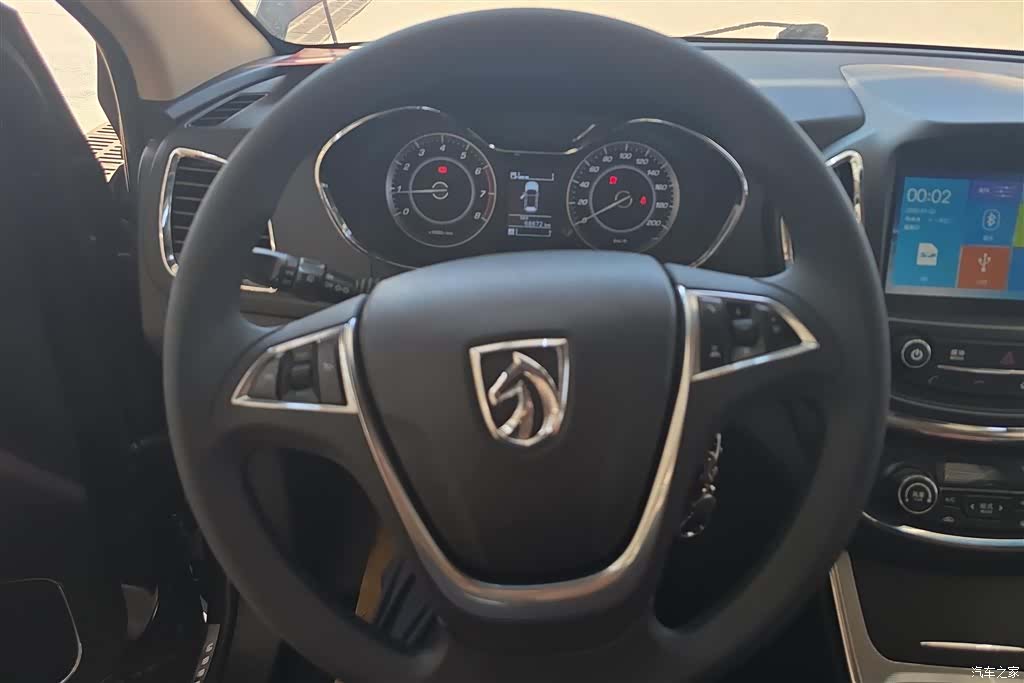 Wuling 560, 2016 15