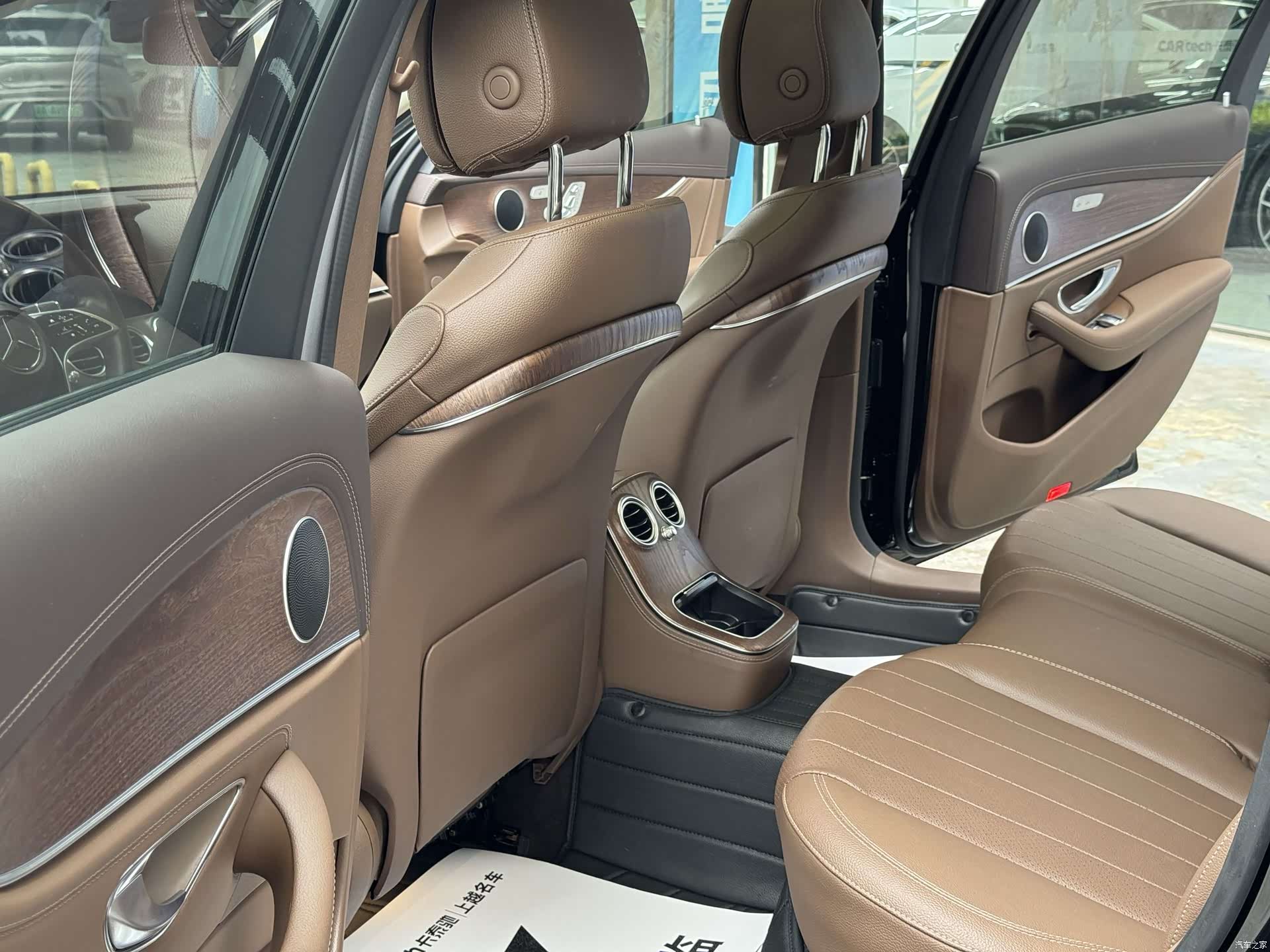 Mercedes-Benz E-Class, 2020 3