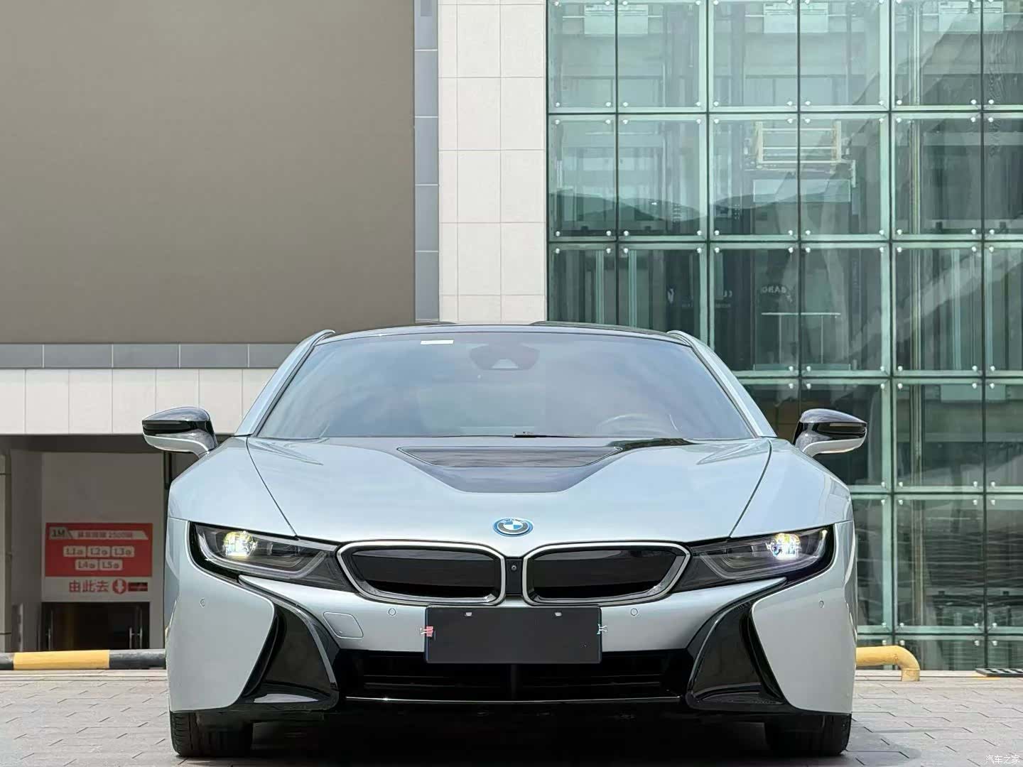 BMW i8, 2016 2