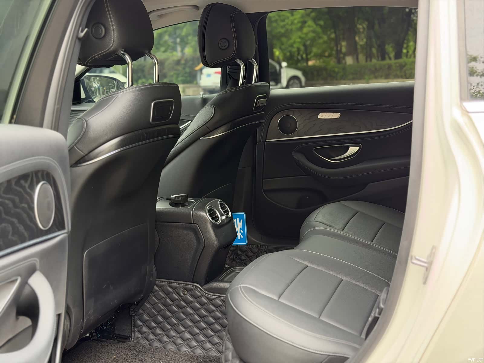 Mercedes-Benz E-Class, 2018 9