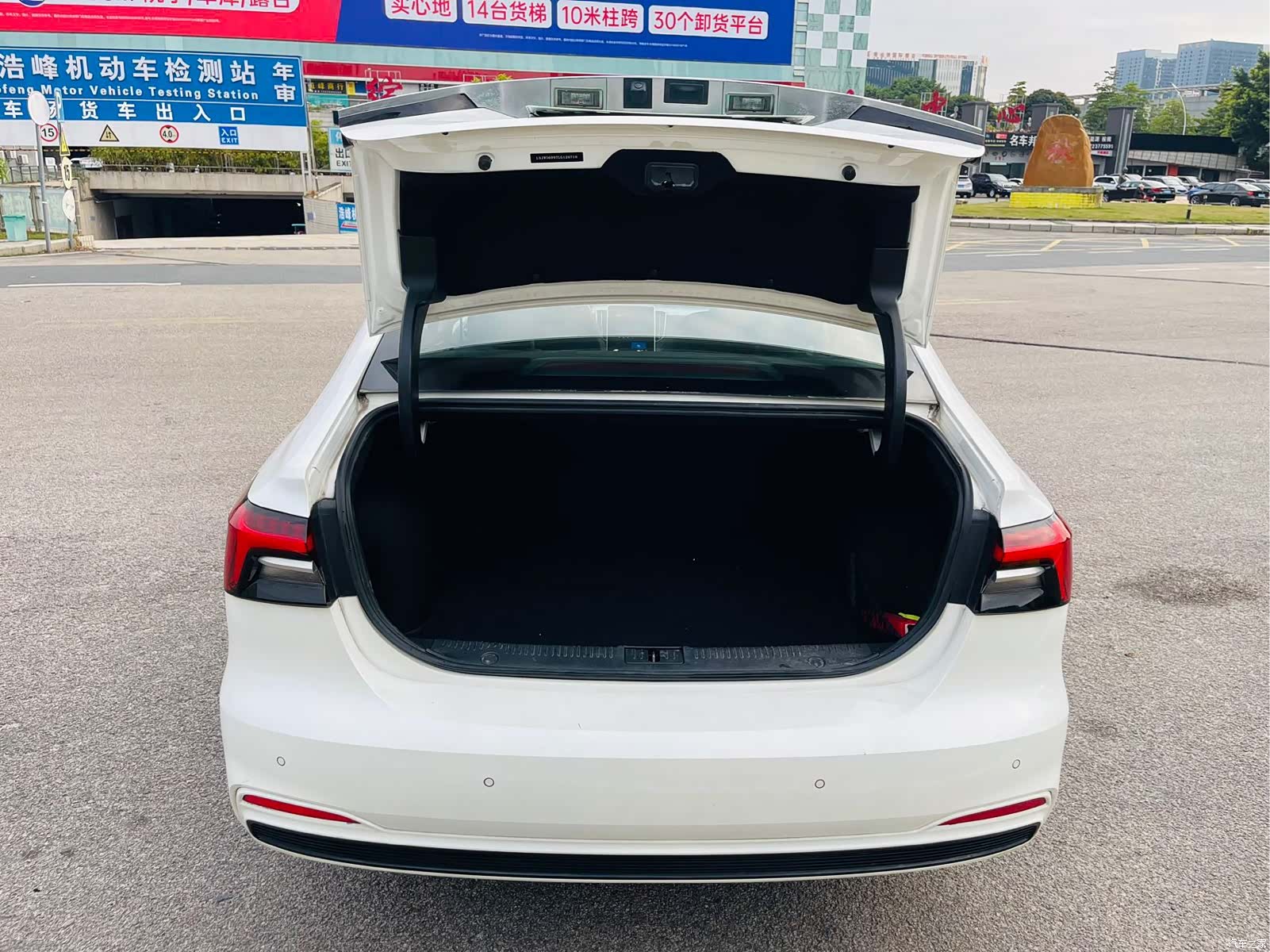 Rising Auto ER6, 2022 16