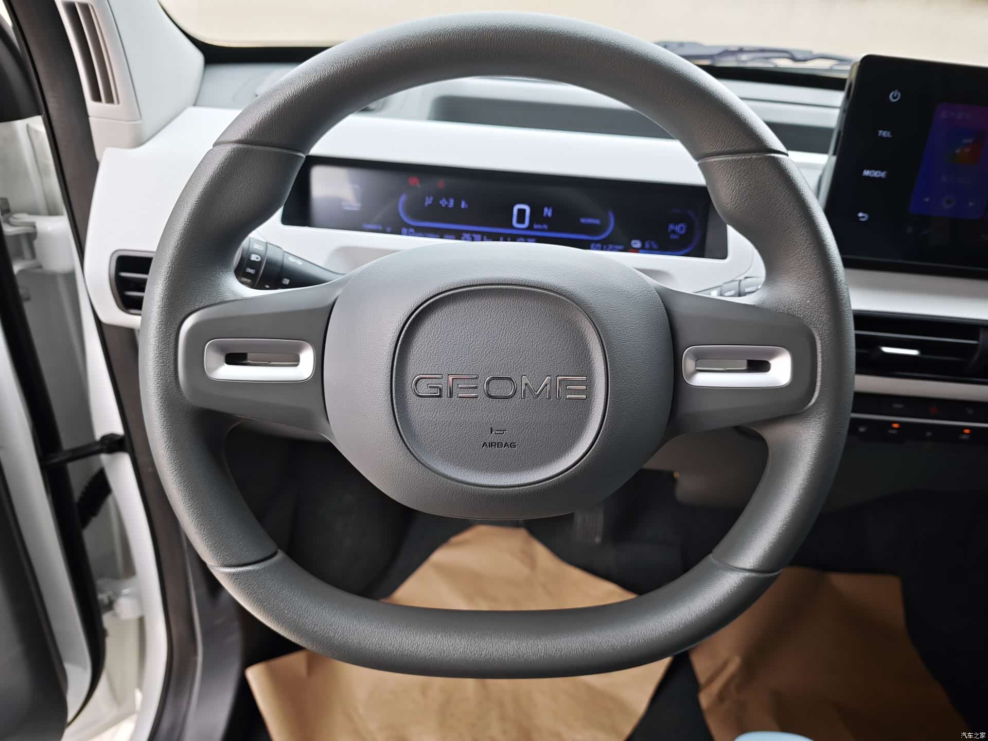 Geely Panda, 2025 10