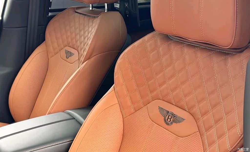 Bentley Bentayga, 2022 6