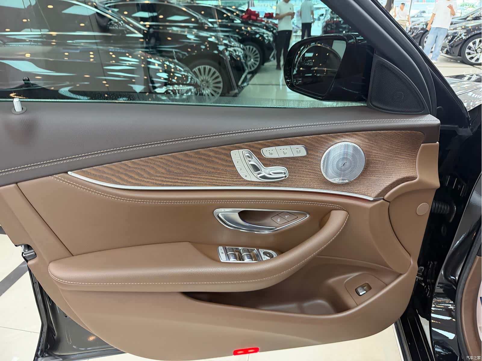 Mercedes-Benz E-Class, 2020 4