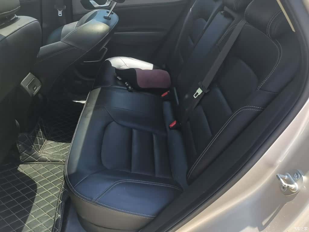 Geely Emgrand, 2017 13
