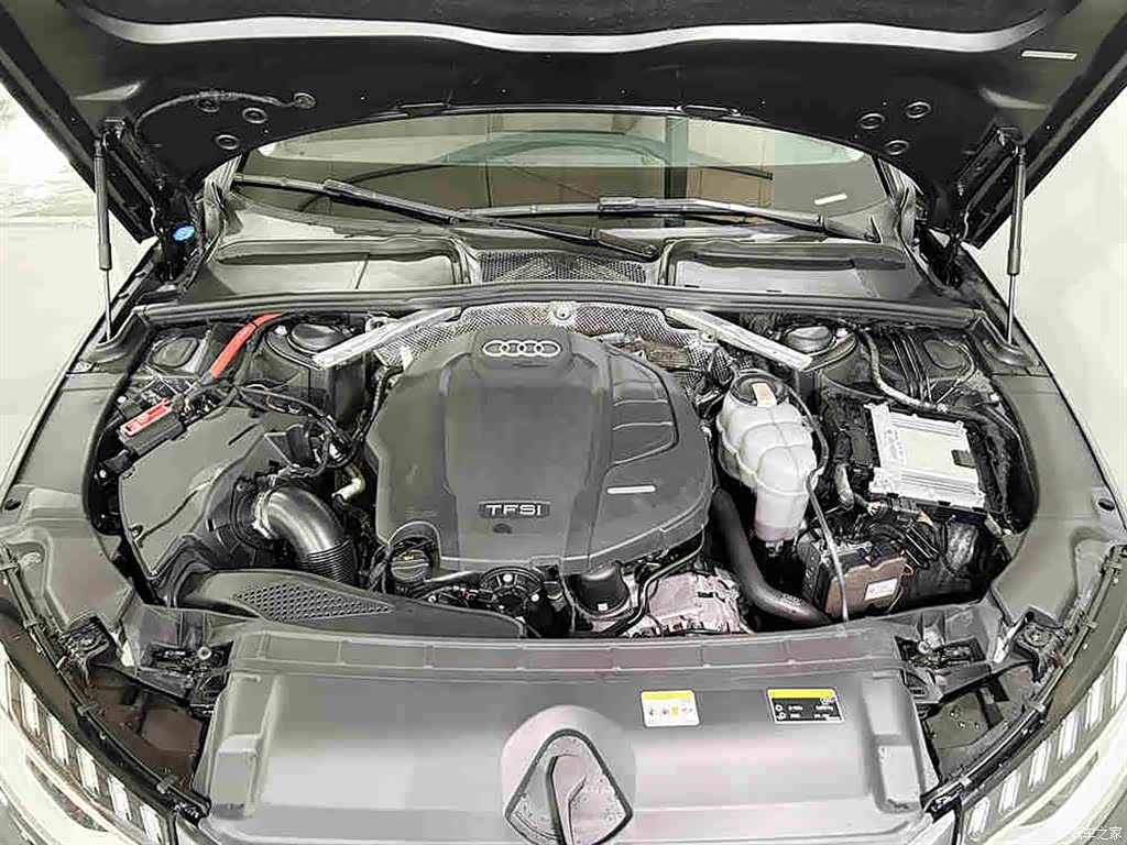 Audi A4L, 2021 8