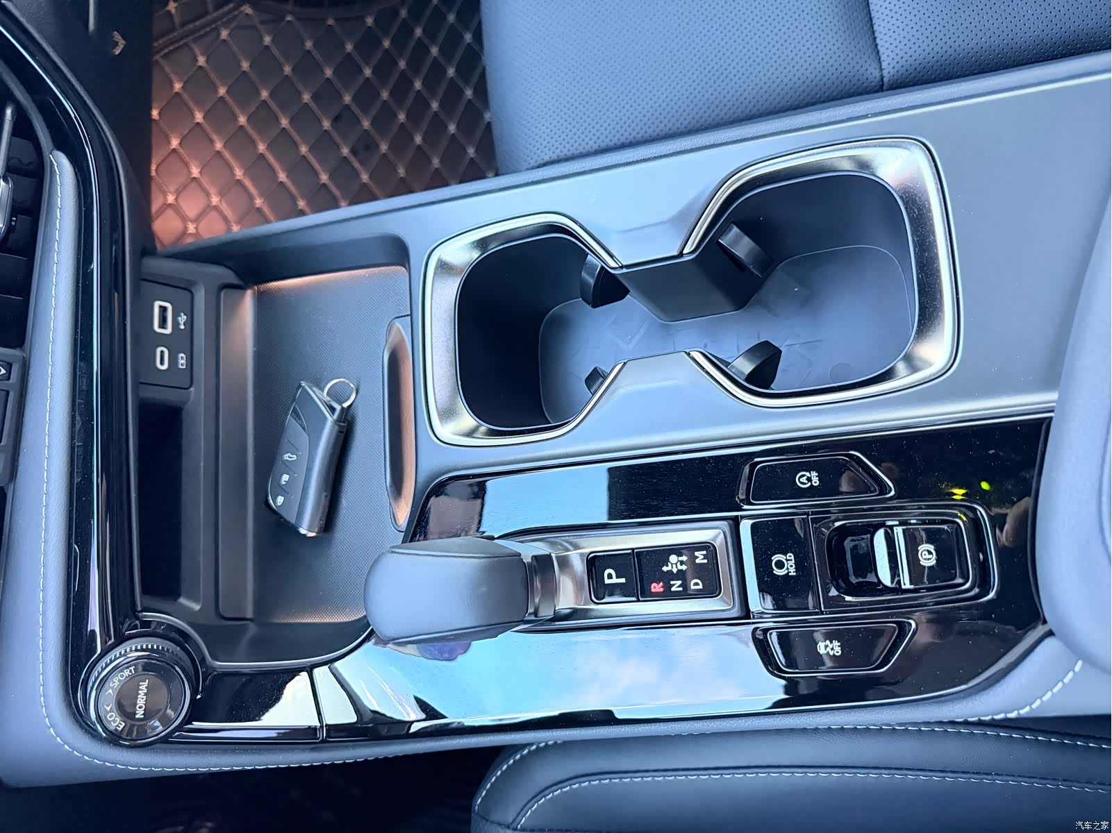 Lexus NX, 2025 17