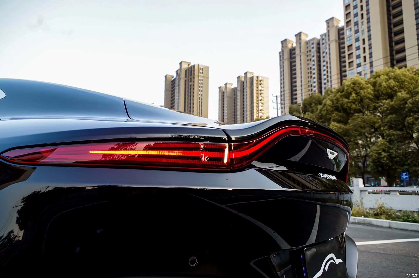 Aston Martin Vantage, 2019 9