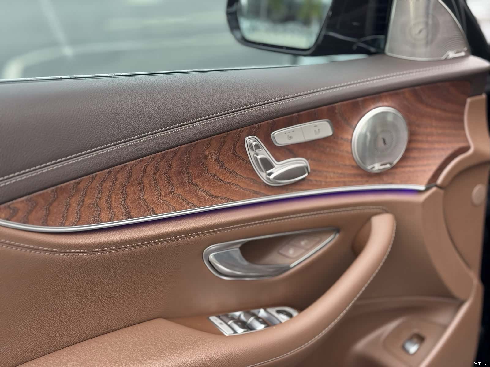 Mercedes-Benz E-Class, 2023 23