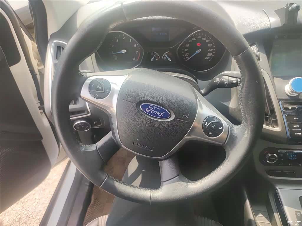 Ford Focus, 2014 11