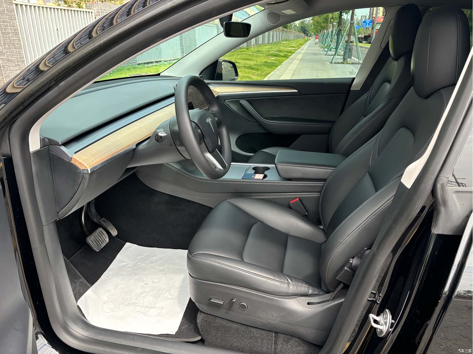 Tesla Model Y, 2022 4