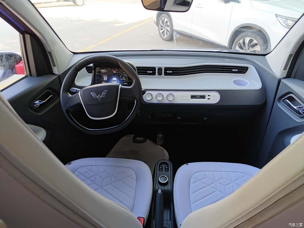 Wuling MINIEV, 2023 10