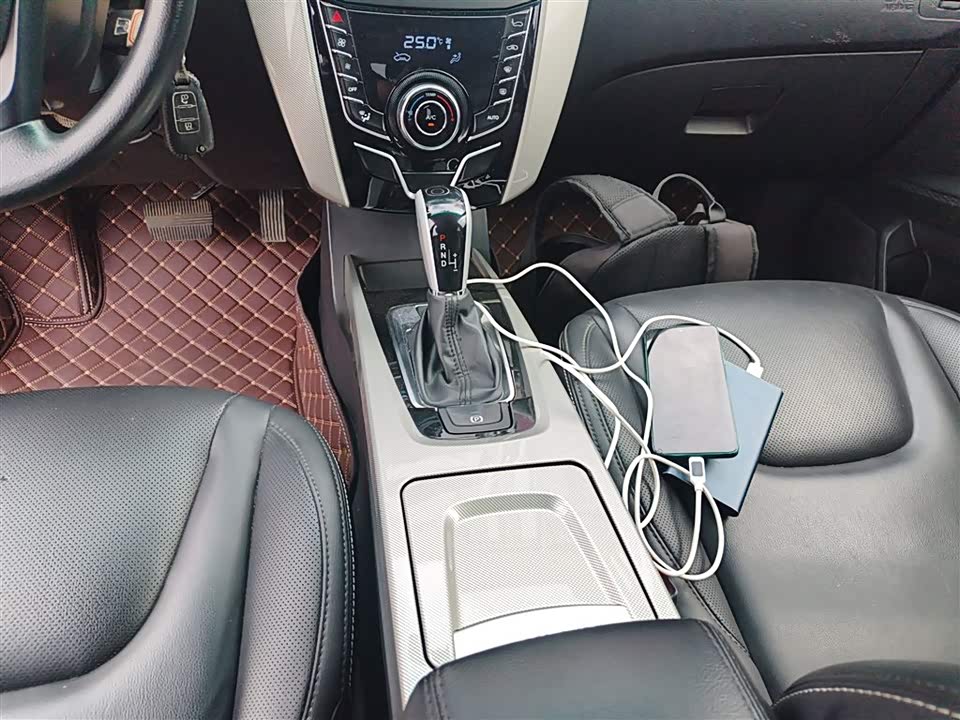 Luxgen Excellent 6 SUV Luxgen Excellent 6 SUV