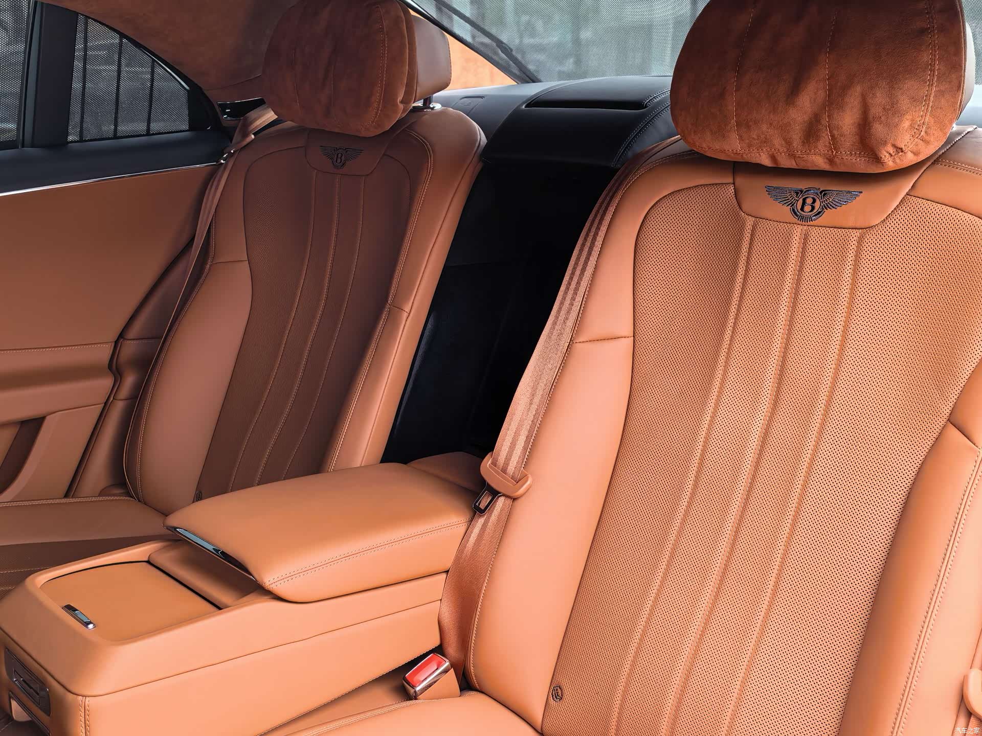 Bentley Flying Spur, 2022 10