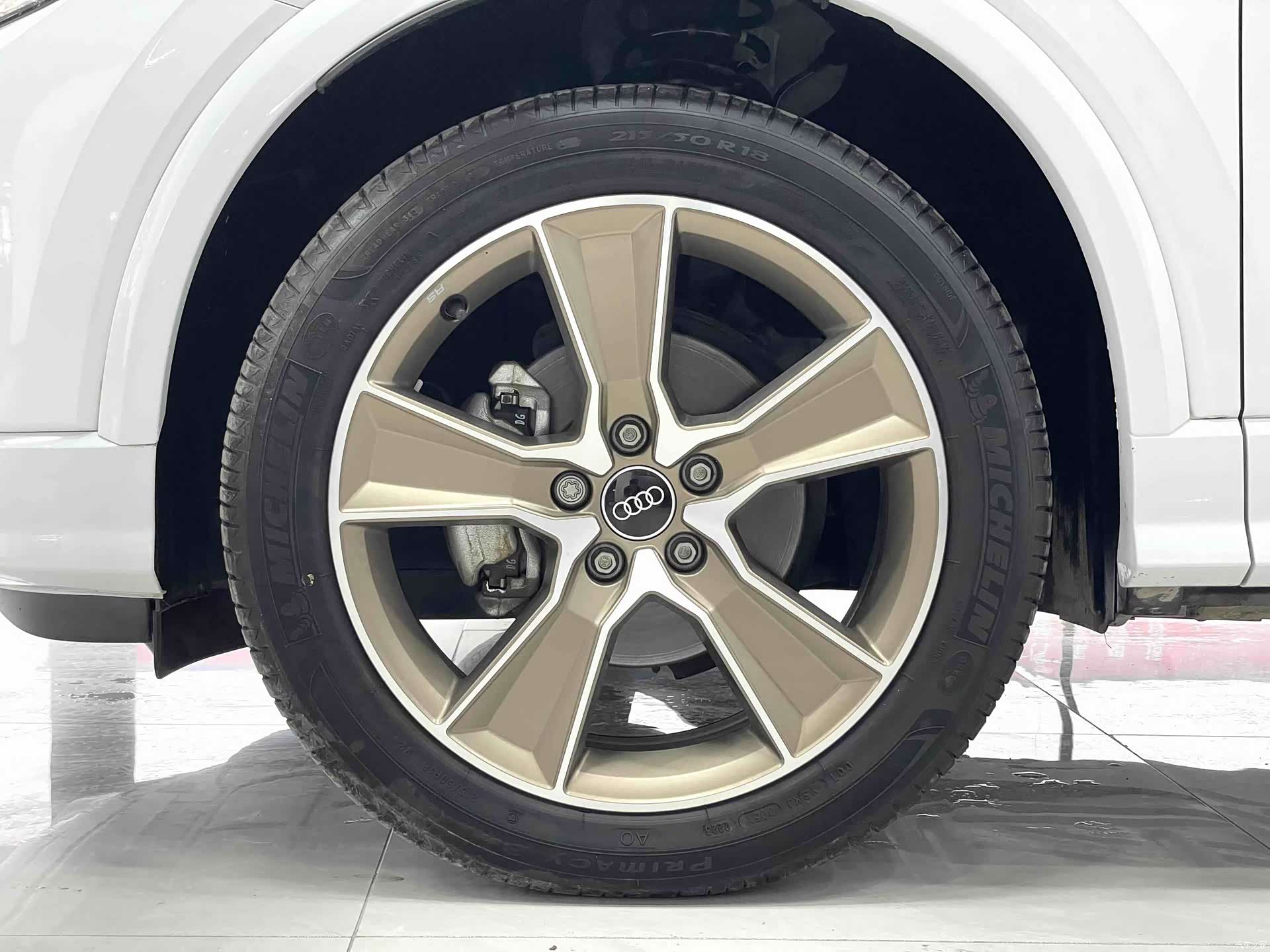 Audi Q2L, 2023 16