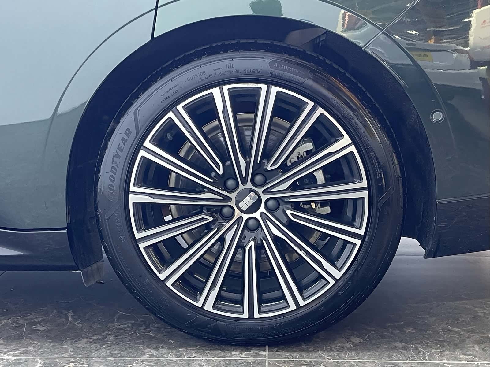 Geely 8, 2025 8