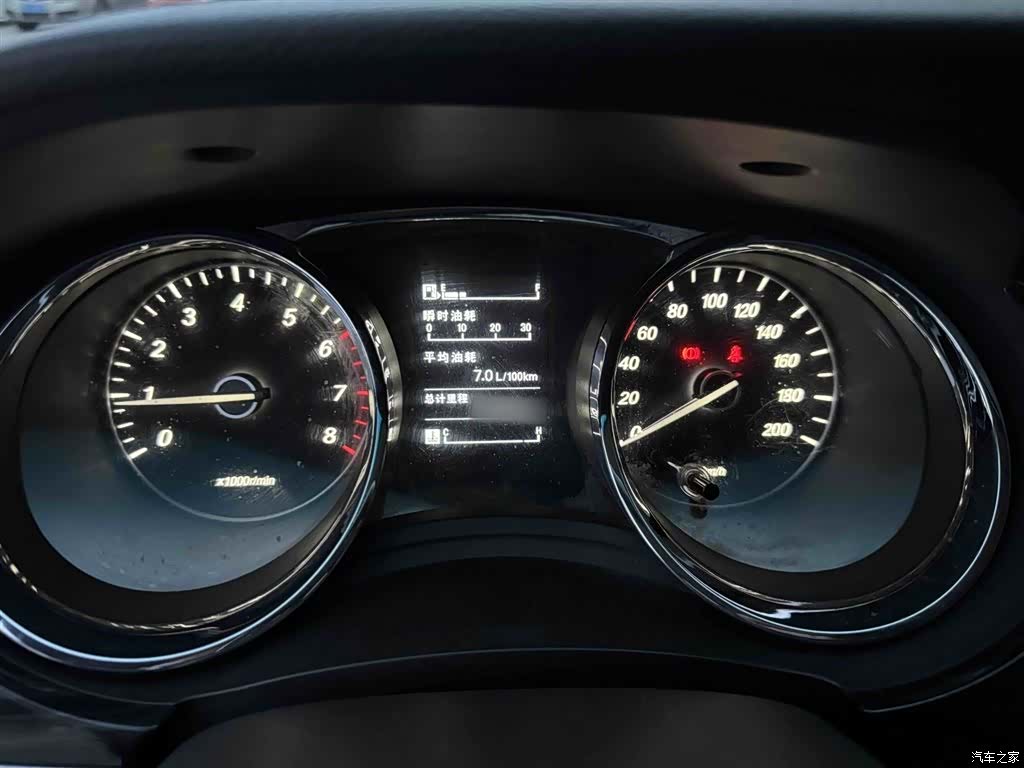 Wuling 730, 2016 18