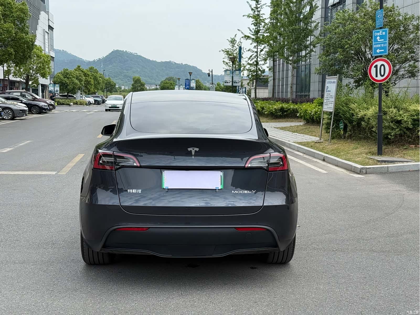 Tesla Model Y, 2024 все фото