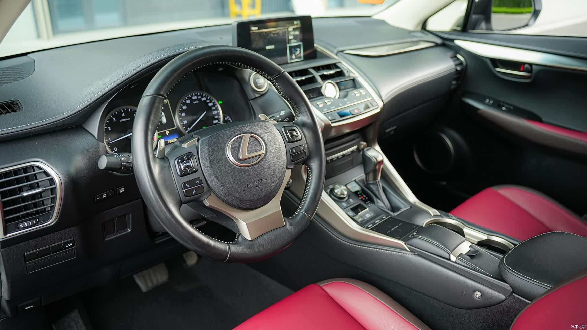 Lexus NX, 2018 8