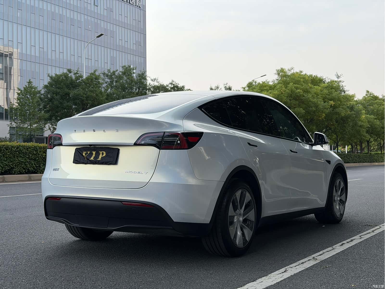 Tesla Model Y, 2023 6