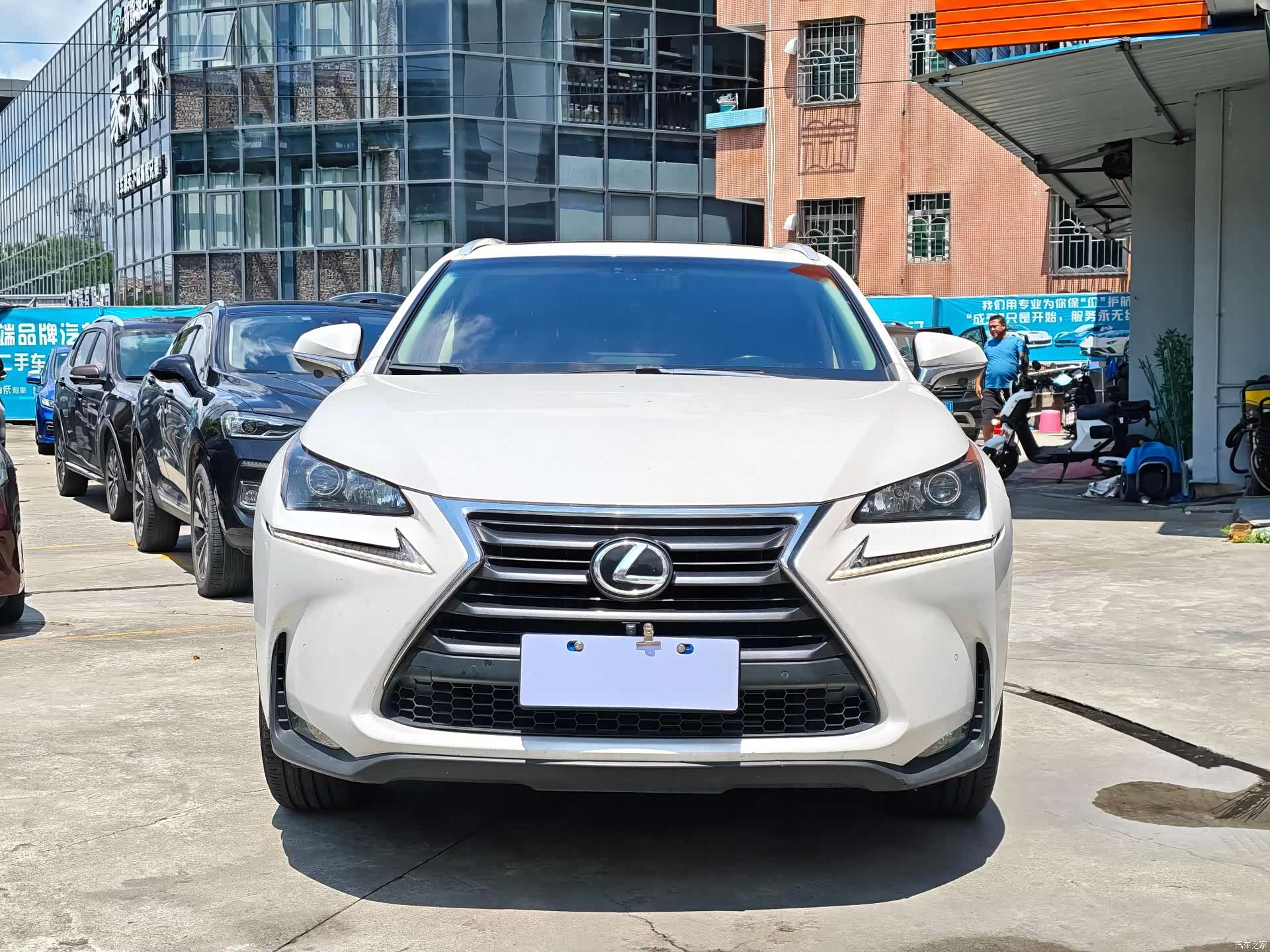 Lexus NX, 2017 2