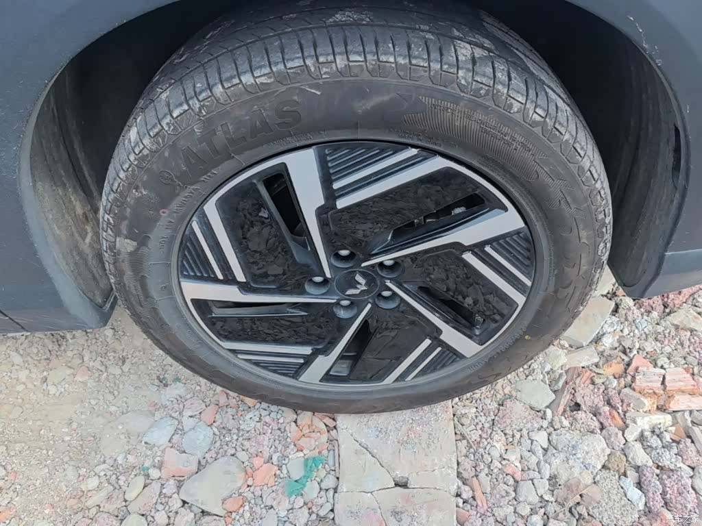 Wuling Starlight, 2025 14