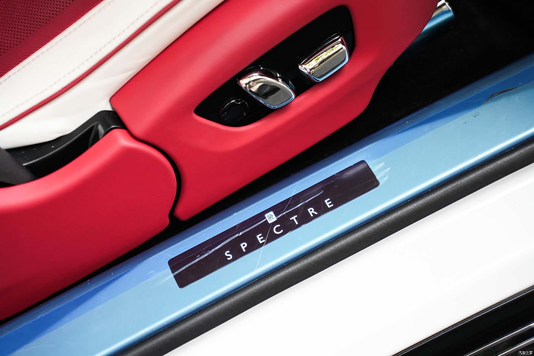 Rolls-Royce Spectre, 2024 3