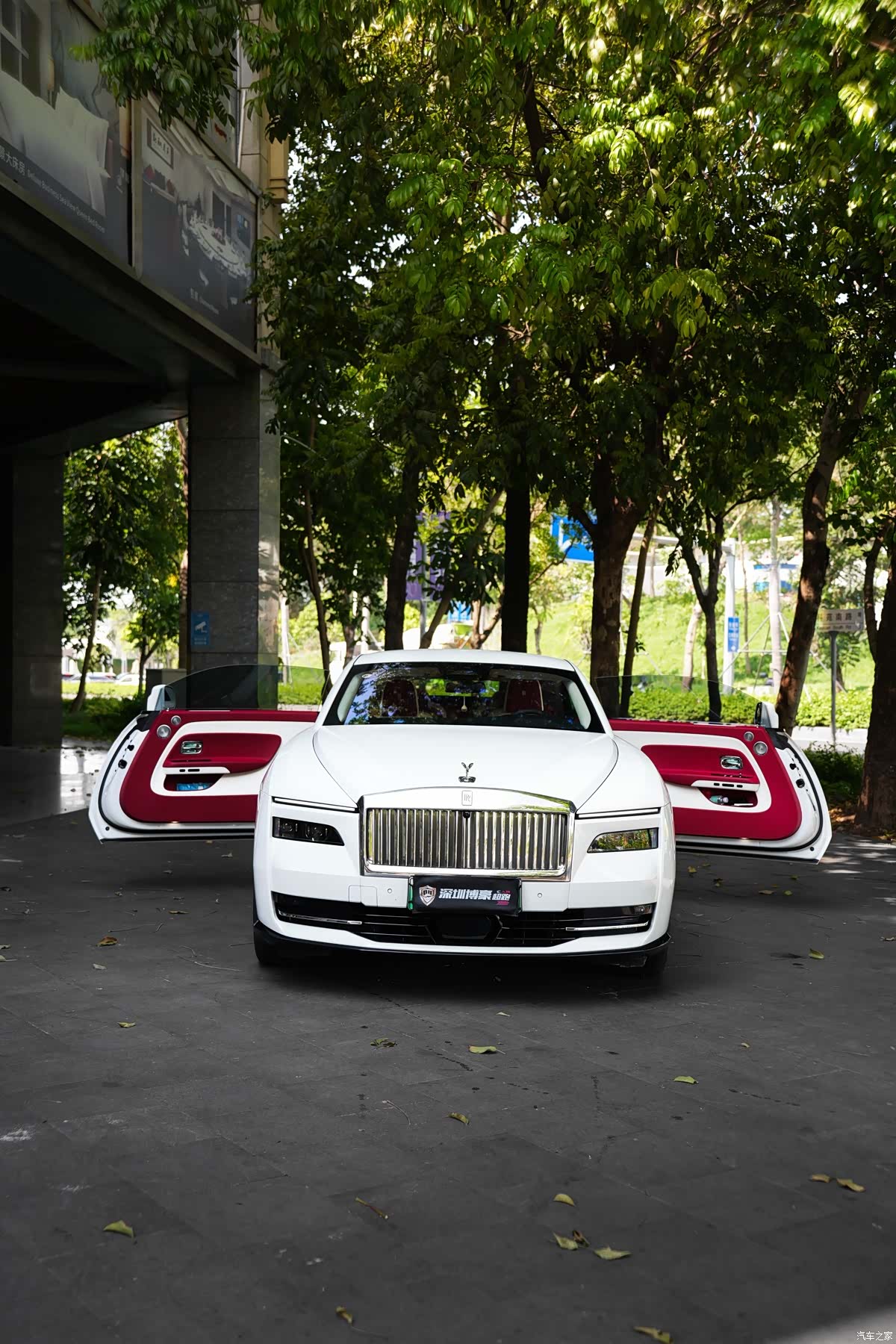 Rolls-Royce Spectre, 2024 18